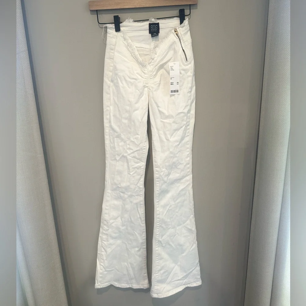 Urban outfitters new with tags white flare jeans - Picture 3 of 3